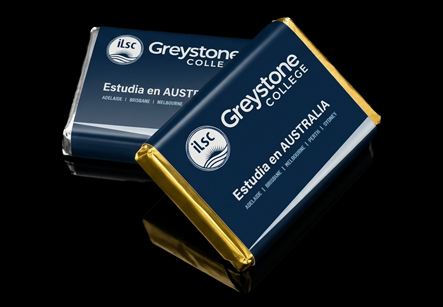 Chocolates corporativos tipo tablitas con etiqueta personalizada y logo empresarial en Bogot&aacute;